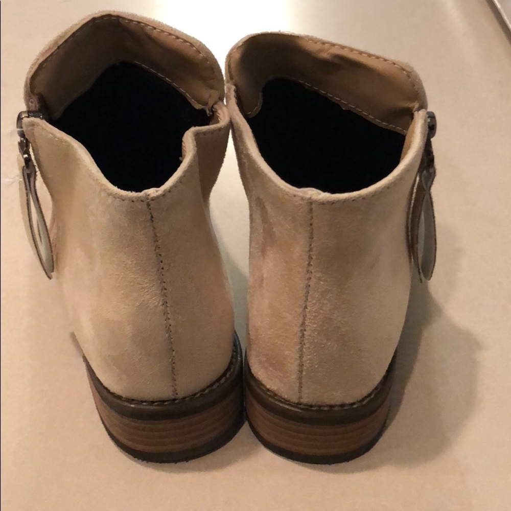 Cream Low Rise Booties - Picture 3 of 5